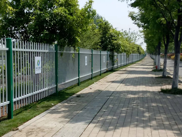 鋅鋼護(hù)欄安裝 鋅鋼護(hù)欄安裝