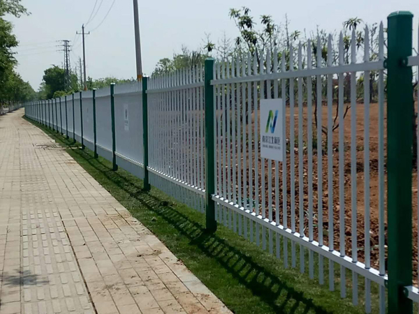 鋅鋼護(hù)欄安裝 鋅鋼護(hù)欄安裝
