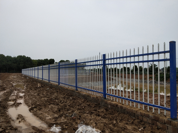 鋅鋼護(hù)欄安裝 鋅鋼護(hù)欄安裝