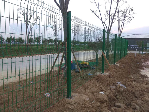 南京護(hù)欄網(wǎng)